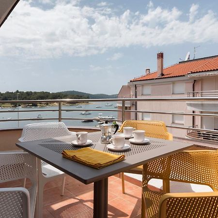 Seafront Apartment Gaby 梅杜林 外观 照片