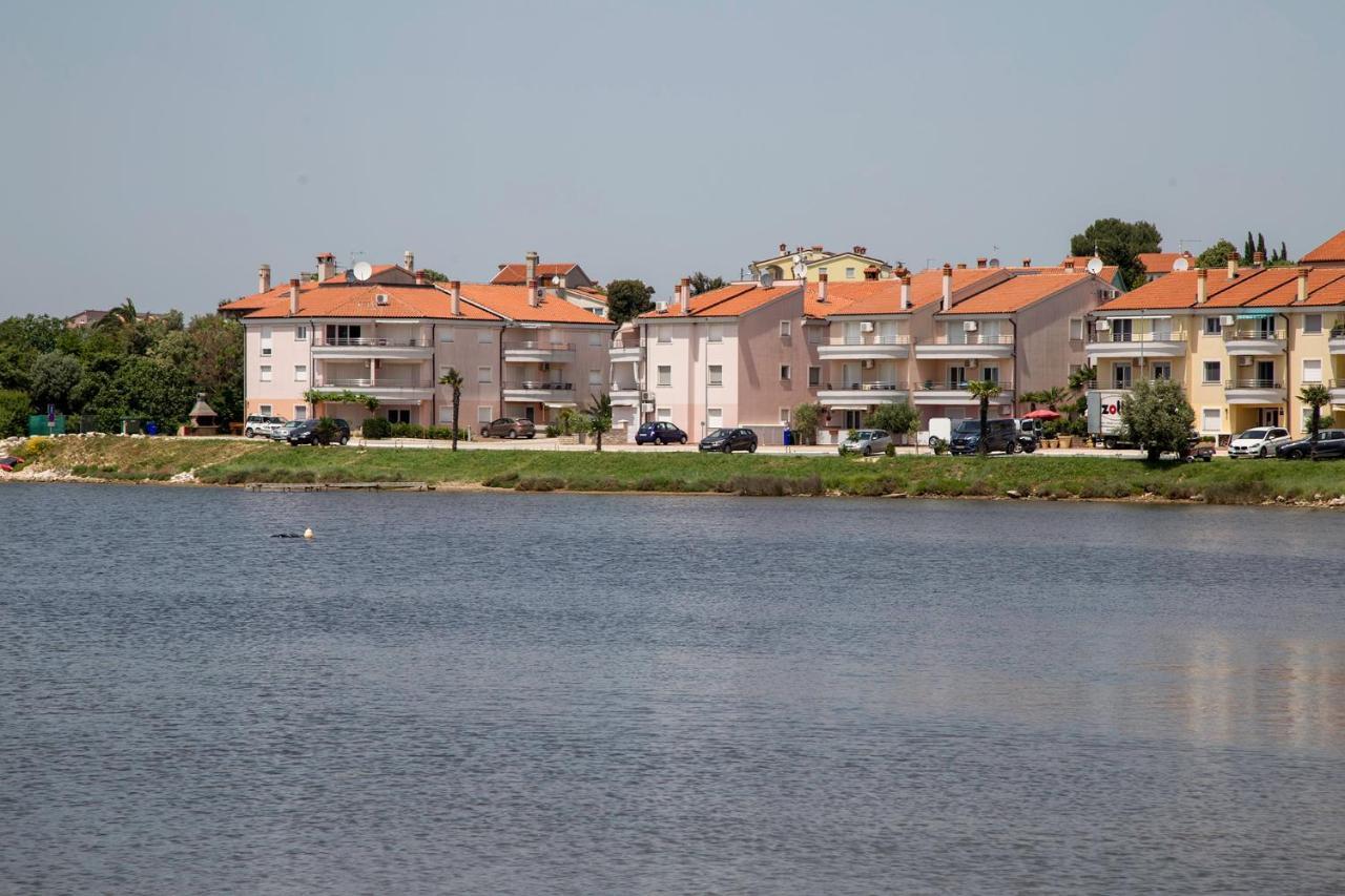 Seafront Apartment Gaby 梅杜林 外观 照片